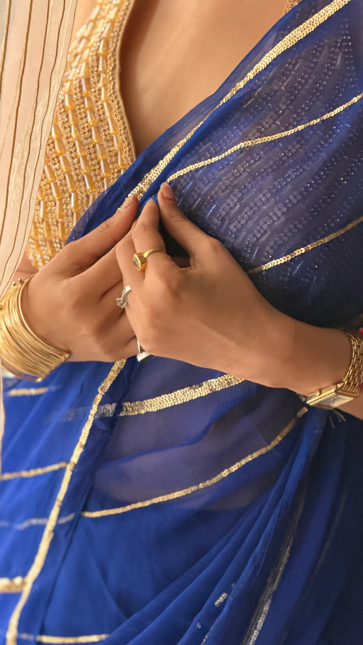Noori in electric Blue